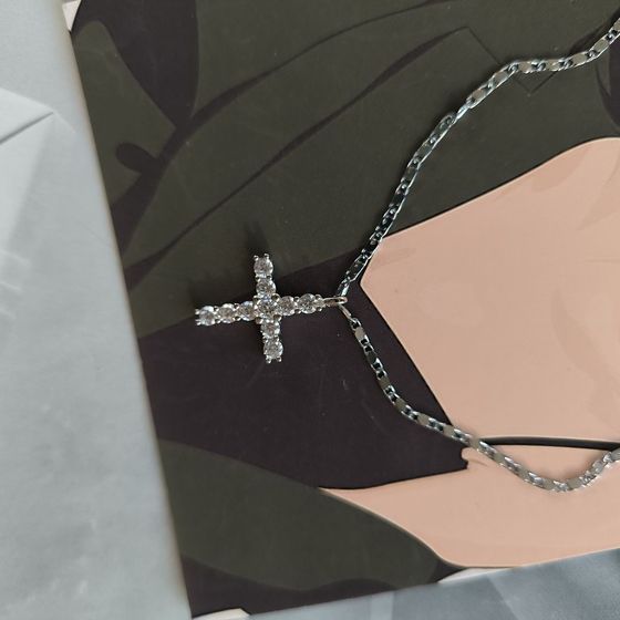 Серебряный крестик с фианитами