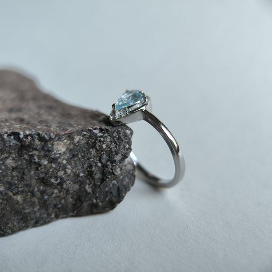 Silver ring with a 0.893-carat topaz and cubic zirconia