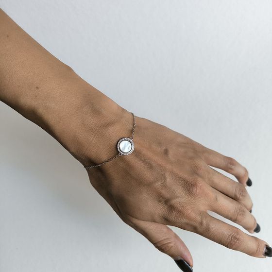 Silver bracelet with mother-of-pearl, phyanites