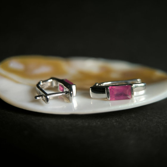 Серебряные серьги с рубином 1.625ct