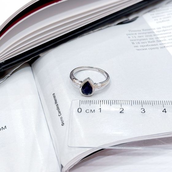 Срібна каблучка з сапфіром 1.757ct, фіанітами