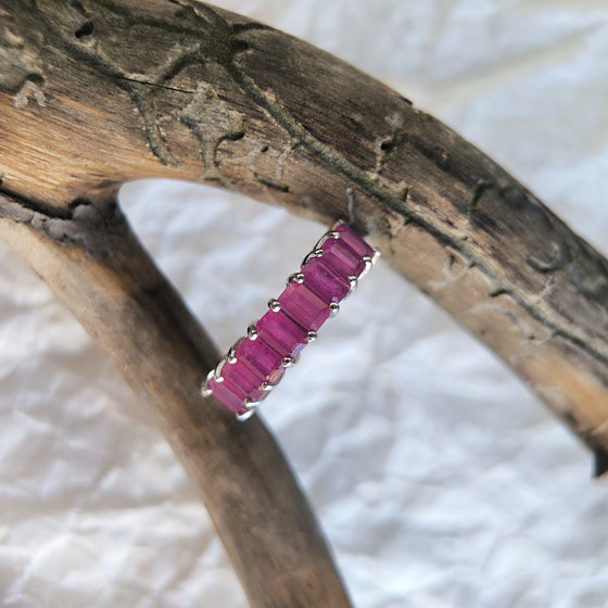 Серебряное кольцо с рубином 3.552ct