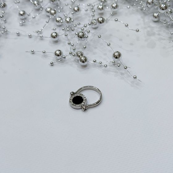 Silver ring with onyx
