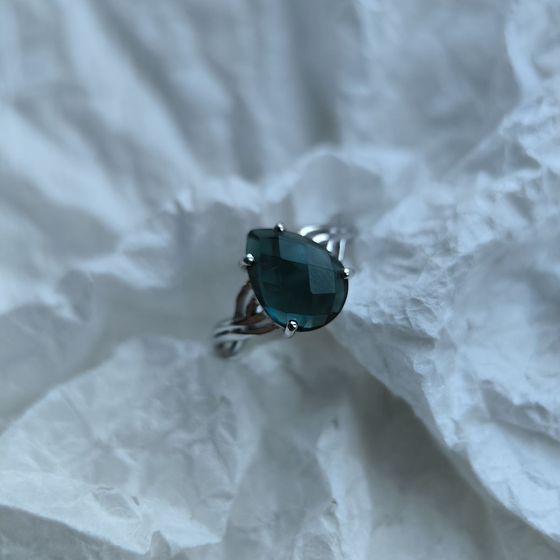 Серебряное кольцо с топазом Лондон Блю 2.892ct