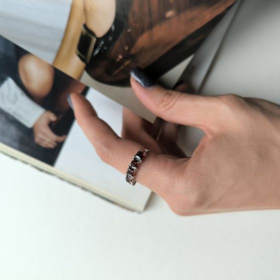 Серебряное кольцо с гранатом 1.85ct