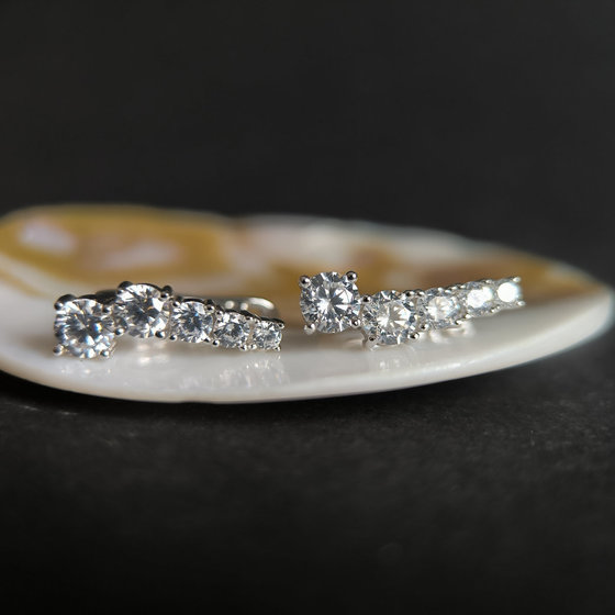 Серебряные серьги с фианитами