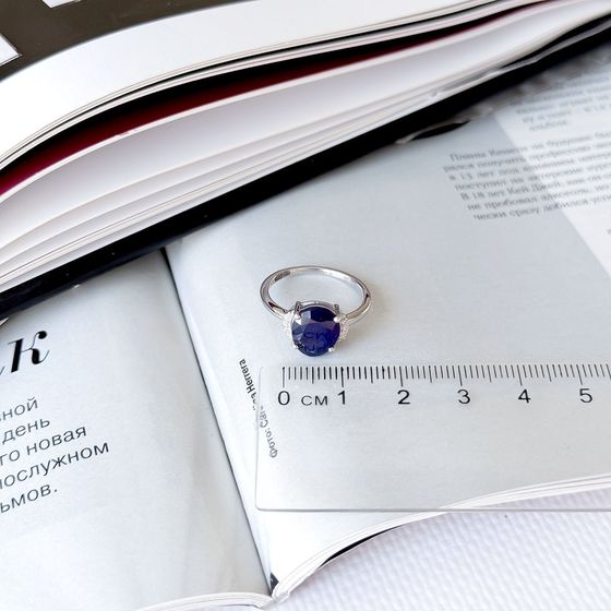 Срібна каблучка з сапфіром 3.873ct, фіанітами
