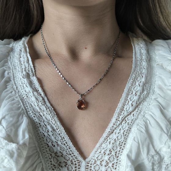 Серебряная подвеска с султанитом