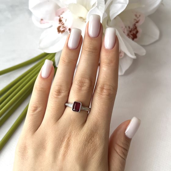 Silver ring with a 1.615-carat ruby
