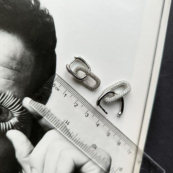 Серебряные серьги с фианитами