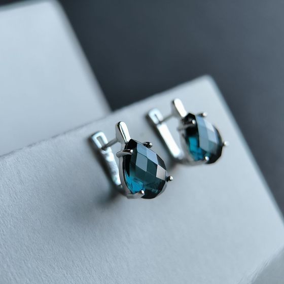 Серебряные серьги с топазом Лондон Блю 6.3ct
