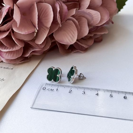 Silver earrings with malachite
