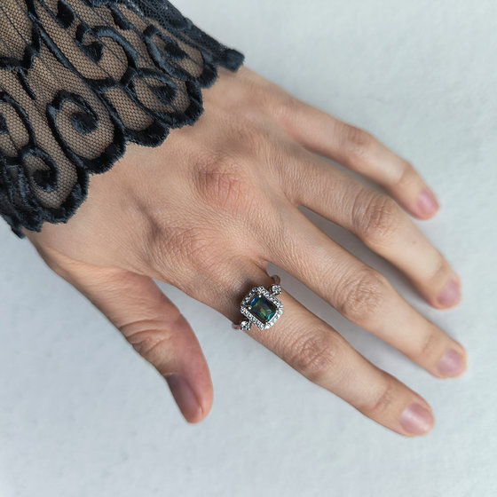 Серебряное кольцо с мистик топазом