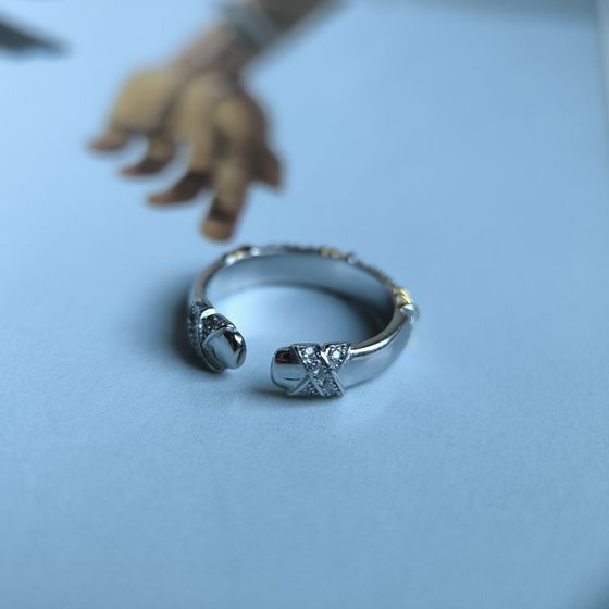 Серебряное кольцо с фианитами