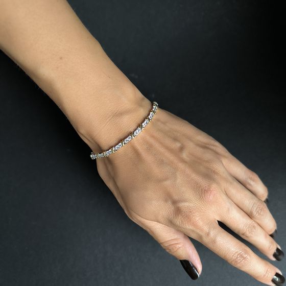 Silver bracelet with phianites