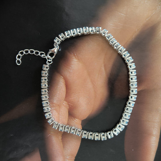 Серебряный браслет с топазом 6.505ct