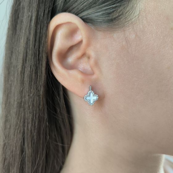 Silver earrings with yemallu