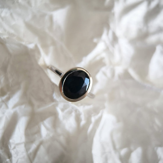 Серебряное кольцо с сапфиром 2.963ct