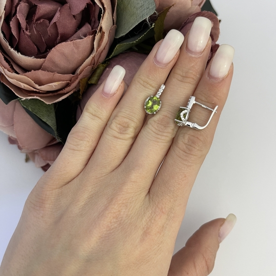 Серебряные серьги с султанитом