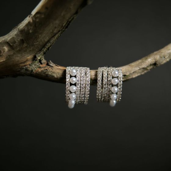 Срібні сережки з перлами, фіанітами