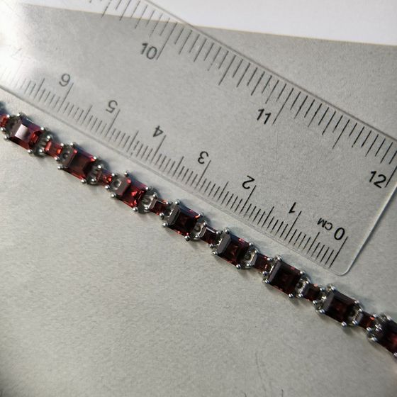 Серебряный браслет с гранатом 14.975ct