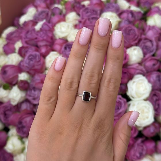 Серебряное кольцо с гранатом 1.942ct
