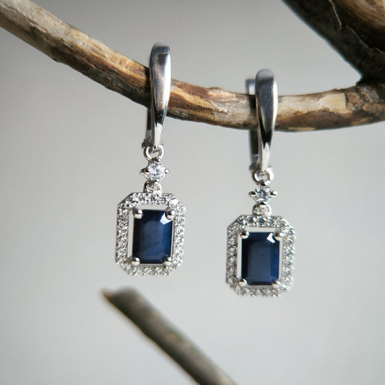 Silver earrings with sapphire 3.628ct, cubic zirconia