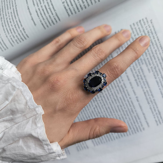Silver ring with sapphire nano