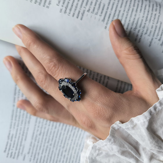 Silver ring with sapphire nano