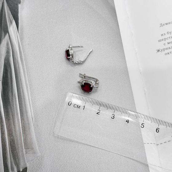 Серебряные серьги с рубином