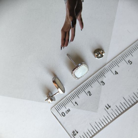 Silver earrings with mother-of-pearl