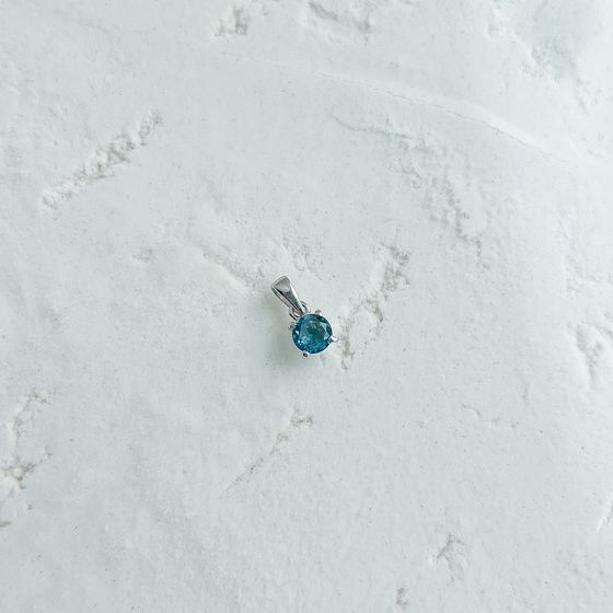 Серебряная подвеска с топазом Лондон Блю