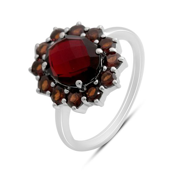 Silver ring with a 4.007 ct nano garnet