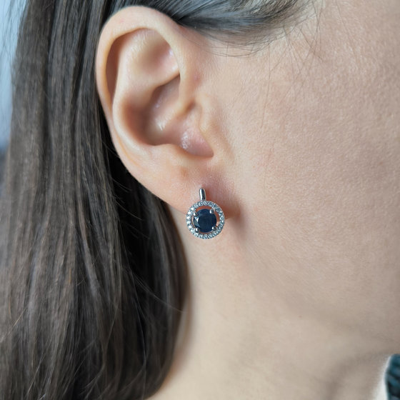 Серебряные серьги с сапфиром 2.628ct, фианитами