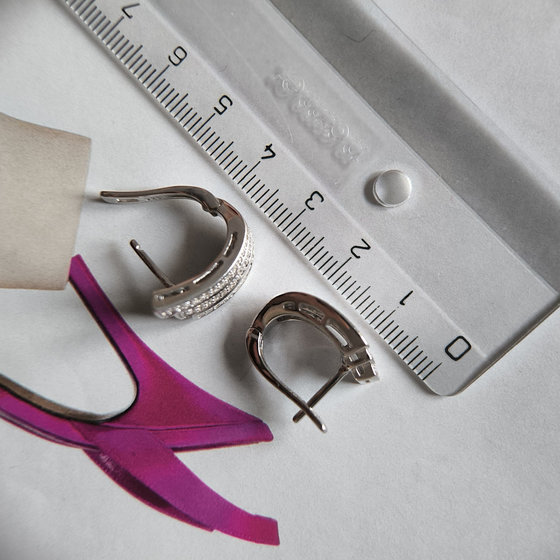 Серебряные серьги с фианитами