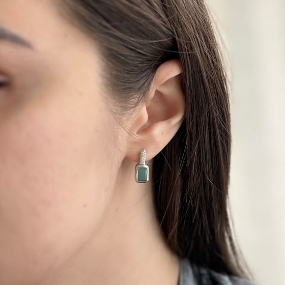 Silver Earrings with a 1.923-carat Emerald