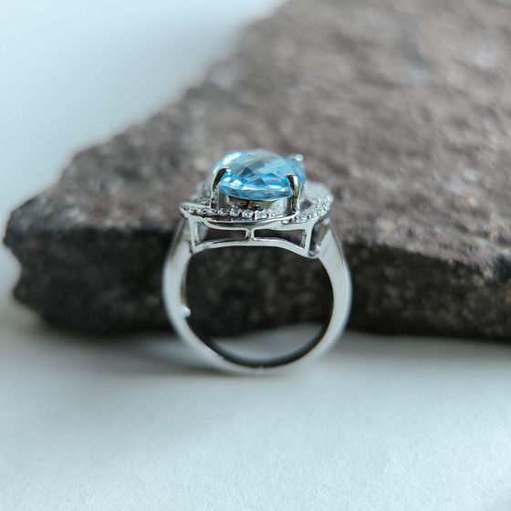 Серебряное кольцо с топазом 6.5ct