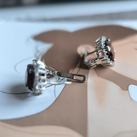 Серебряные серьги с гранатом nano, фианитами