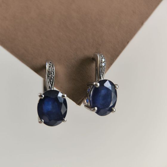 Silver earrings with a 6.528-carat sapphire and cubic zirconia