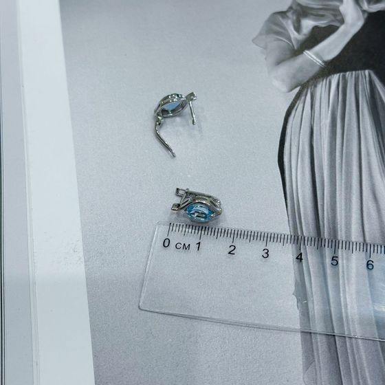 Серебряные серьги с топазом 2.99ct
