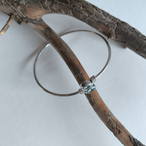 Срібний браслет з топазом 2.996ct, фіанітами
