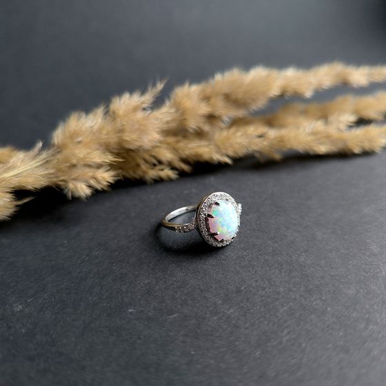 Срібна каблучка з опалом 1.443ct, фіанітами