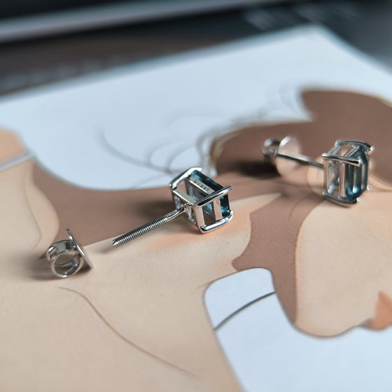 Серебряные серьги с топазом Лондон Блю 1.8ct