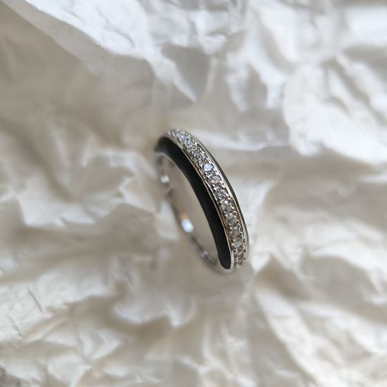 Silver ring with phianites, semallu