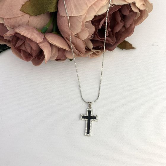 Срібний хрестик з емаллю