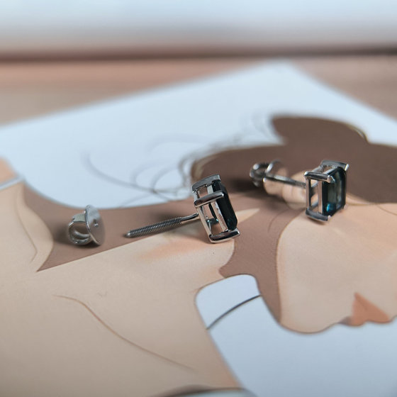 Серебряные серьги с топазом Лондон Блю 1.57ct