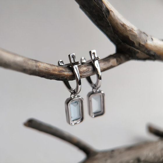 Серебряные серьги с топазом 4.688ct