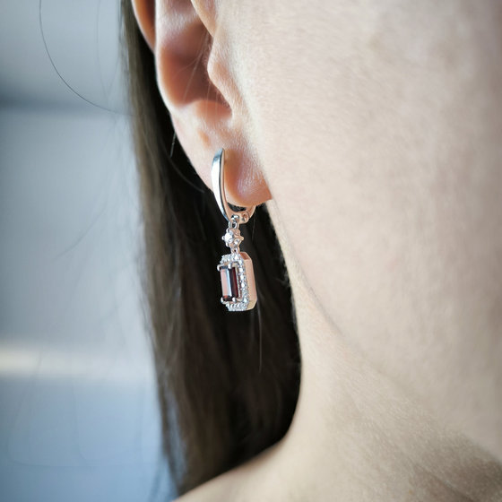Срібні сережки з гранатом 3.251ct
