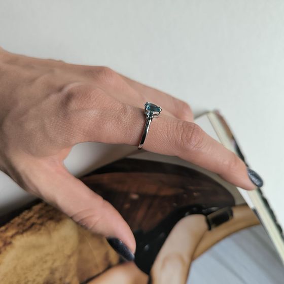 Серебряное кольцо с топазом Лондон Блю 0.963ct