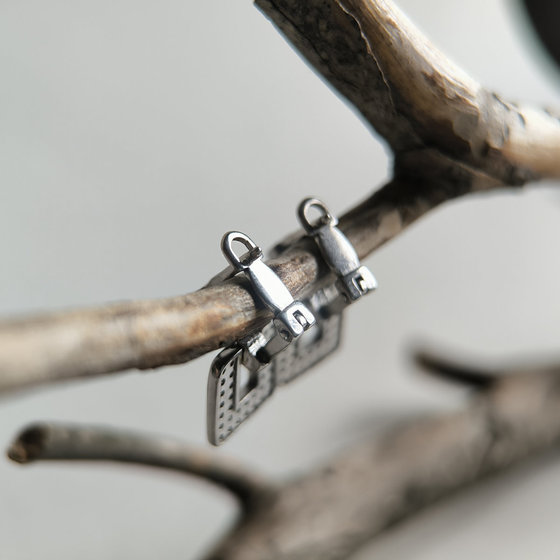 Серебряные серьги с фианитами